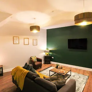 Holiday home 3 Bedroom Centre Townhouse 