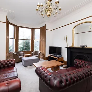 Apartment Joivy Spacious Near The Meadows 